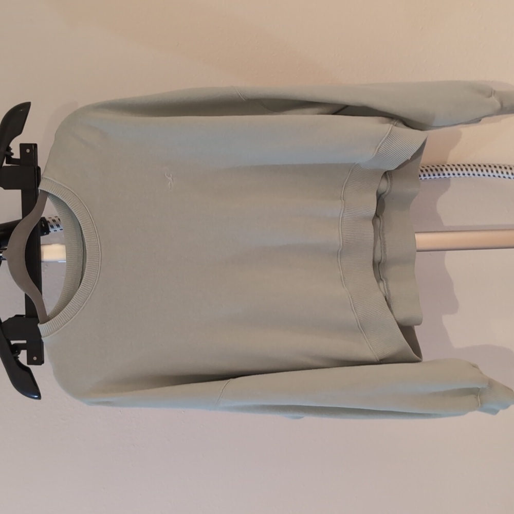 Hollister sweater